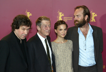 Stephen Rea, John Hurt, Natalie Portman, Hugo Weaving
