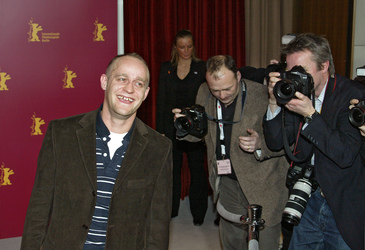 Jürgen Vogel mit Fotografen