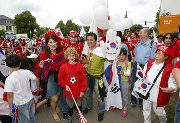 Fans aus Süd-Korea auf der Fanmeile