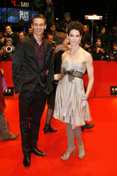 Bibiana Beglau mit Begleitung