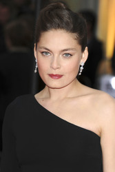 Alexa Davalos