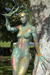 Pflanzenfrau / Plant Girl