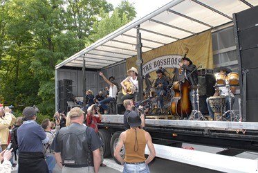 Malcolm 'Hank Williamson' Arison, Stefan 'Russ T. Rocket' Buehle