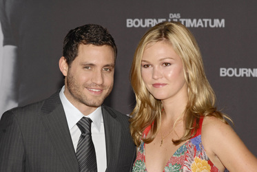 Edgar Ramirez, Julia Stiles