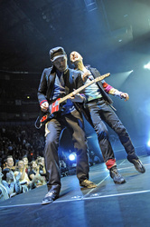Jonny Buckland, Chris Martin