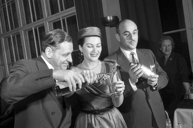 Yvonne De Carlo, Artur Brauner