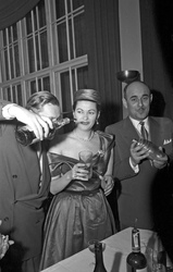 Yvonne De Carlo, Artur Brauner