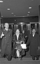 Yvonne De Carlo, Artur Brauner