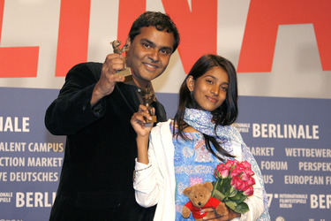 Rajnesh Domalpalli, Mamatha Bhukya