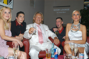 Rolf Eden mit Freundin und Tatjana Gsell