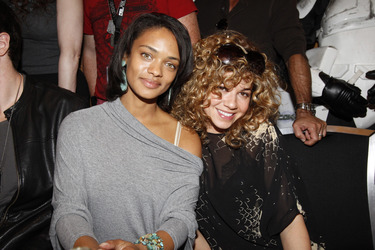 Kandyse McClure, Luciana Carro