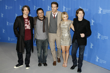 Marco Weber, Dennis Lee, Ryan Reynolds, Hayden Panettiere, Willem Dafoe