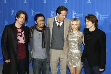 Marco Weber, Dennis Lee, Ryan Reynolds, Hayden Panettiere, Willem Dafoe
