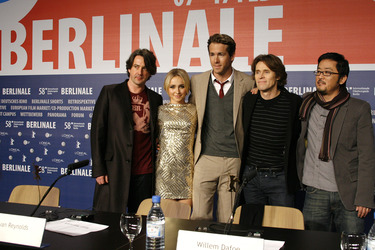 Marco Weber, Hayden Panettiere, Ryan Reynolds Willem Dafoe, Dennis Lee