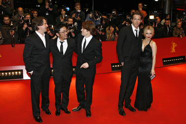 Marco Weber, Dennis Lee, Willem Dafoe, Ryan Reynolds, Hayden Panettiere