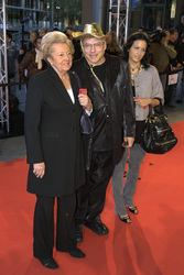 Rosa von Praunheim mit Begleitung