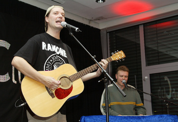 Nico Walser, Wolfgang Grieger