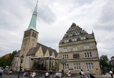 Marktkirche St. Nikolai und Hochzeitshaus am Pferdemarkt
