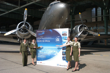 Rosinenbomber mit Stewardessen