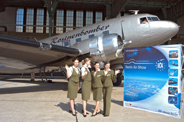 Rosinenbomber mit Stewardessen