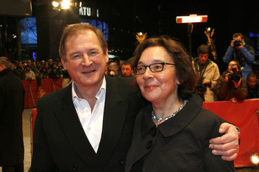 Burghart Klaußner mit Frau