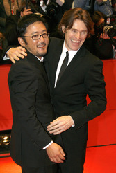 Dennis Lee, Willem Dafoe