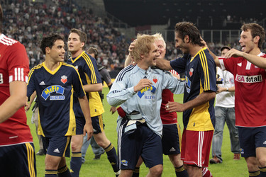 Oliver Pocher mit seinem McFit Allstars Team