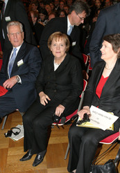 Volker Hauff, Angela Merkel, Helen Clark