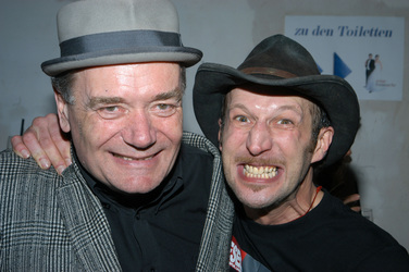 Eff Jott Krüger, Robert Viktor Minich