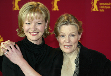 Gretchen Mol, Mary Harron