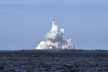 Start des Space Shuttles Atlantis STS-129