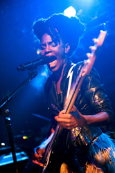Shingai Shoniwa (Noisettes)