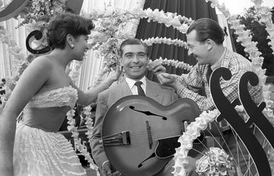 Rita Paul, Bully Buhlan