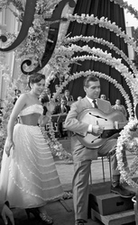 Rita Paul, Bully Buhlan