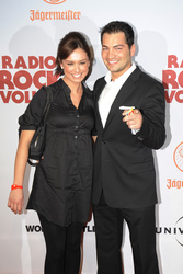 Bülent Sharif mit Freundin Emire Özyrek