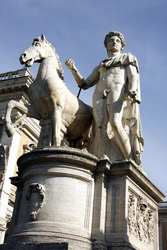 Statue am Aufgang zum Campidoglio / Kapitolsplatz