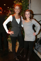 Janina Uhse, Sarah Tkosch