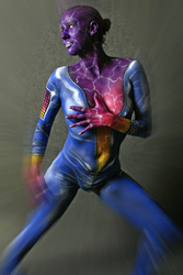 Frau in blauem Overall / Woman in blue overall