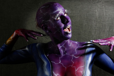 Frau in blauem Overall / Woman in blue overall