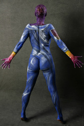 Frau in blauem Overall / Woman in blue overall