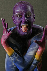 Frau in blauem Overall / Woman in blue overall