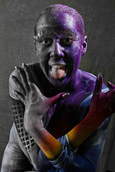 Frau in blauem Overall / Woman in blue overall