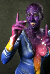 Frau in blauem Overall / Woman in blue overall