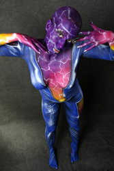 Frau in blauem Overall / Woman in blue overall