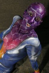 Frau in blauem Overall / Woman in blue overall