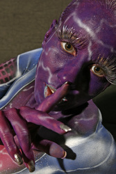 Frau in blauem Overall / Woman in blue overall