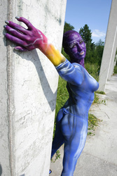 Frau in blauem Overall / Woman in blue overall