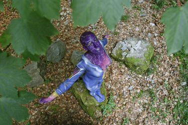 Frau in blauem Overall / Woman in blue overall