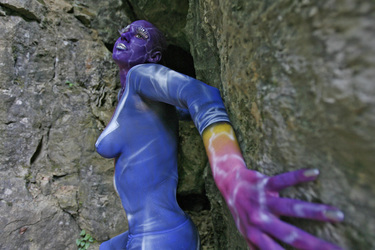 Frau in blauem Overall / Woman in blue overall