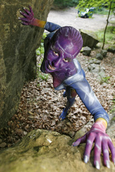 Frau in blauem Overall / Woman in blue overall